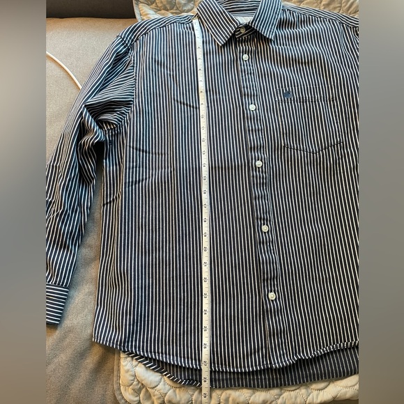 Great condition. Men’s Work In Progress Carhart Shirt. - Picture 7 of 11